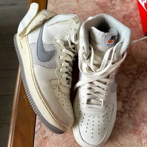 Nike Air Force 1 High 07 LV8